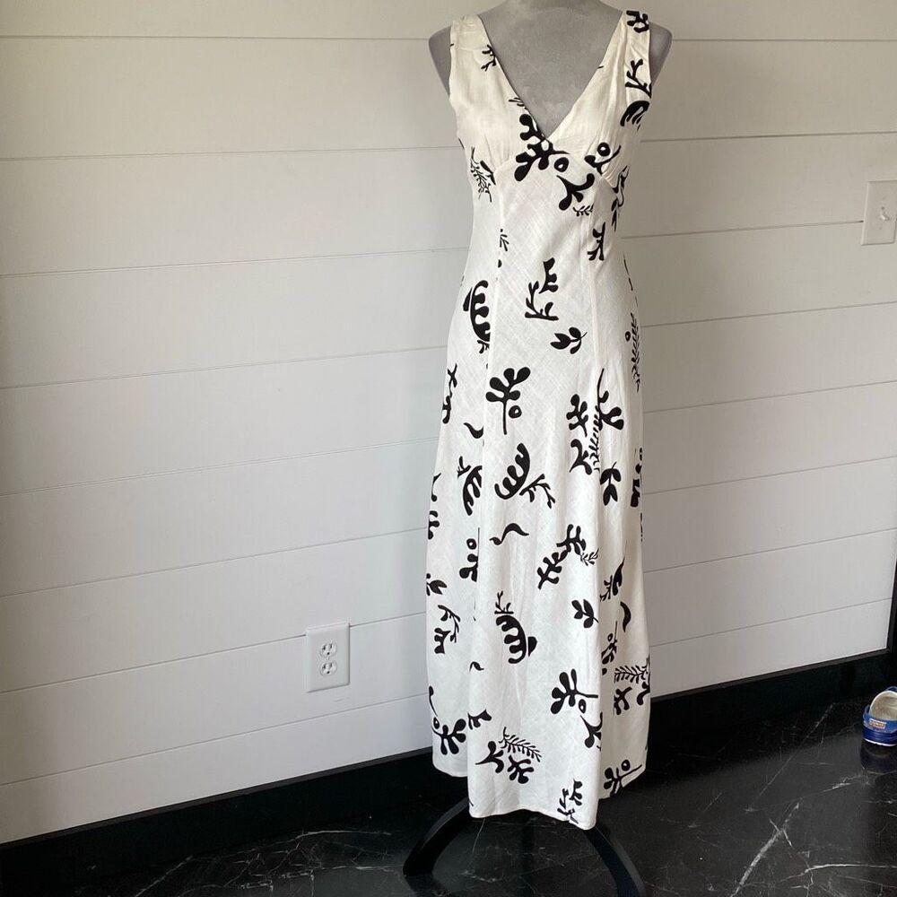PAPER HEART Linen Blend Black Leaf Print White Maxi Dress Size M 
NWT/002 - Picture 3 of 15